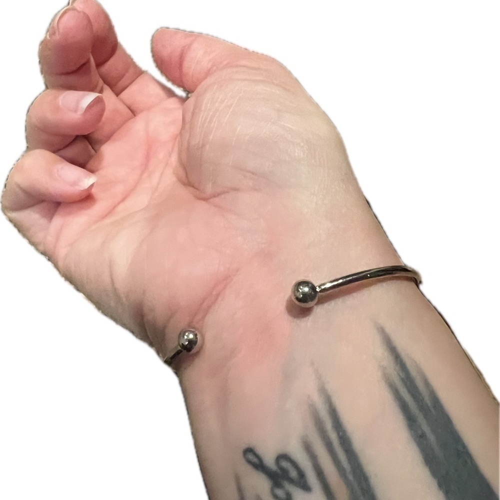 FASHION JEWELRY heartbcuff, silver, cubic cerconia. - Picture 4 of 4